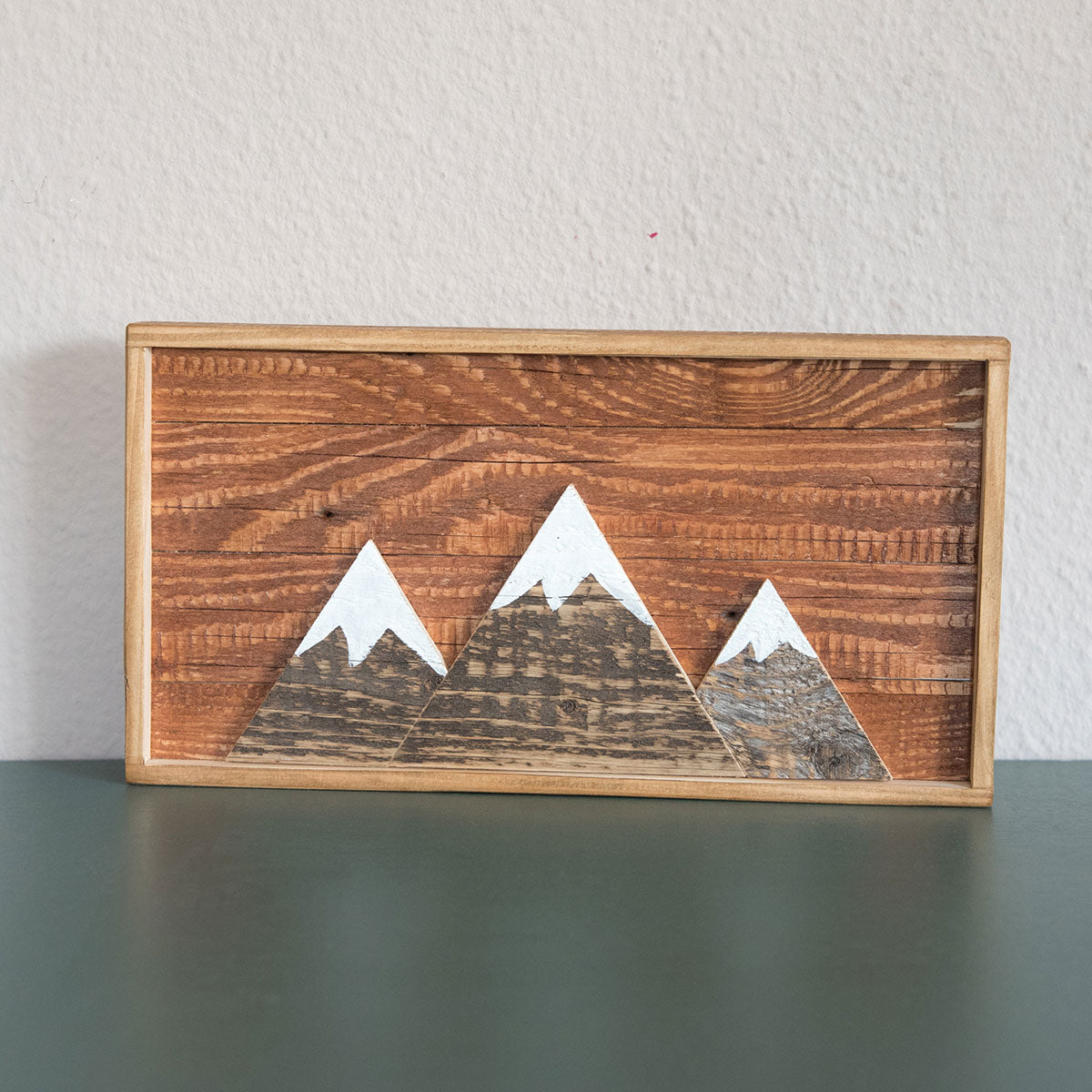Bergmotiv aus Altholz mit Rustikal Hintergrund - 30x15cm